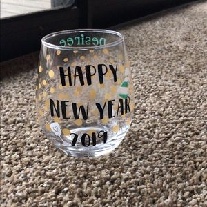 Customized wine glasses